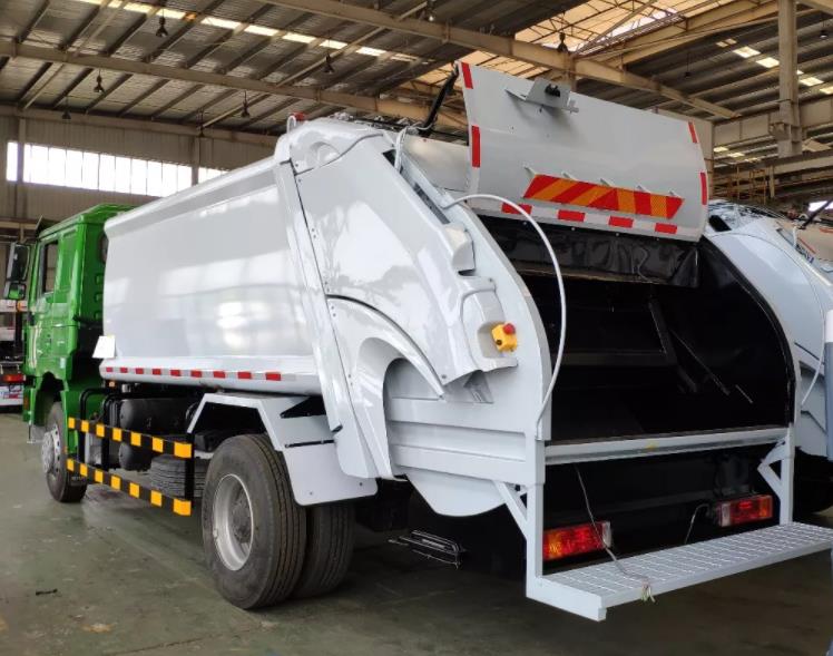 SHACMAN F3000 Compressed Garbage Truck 6×4